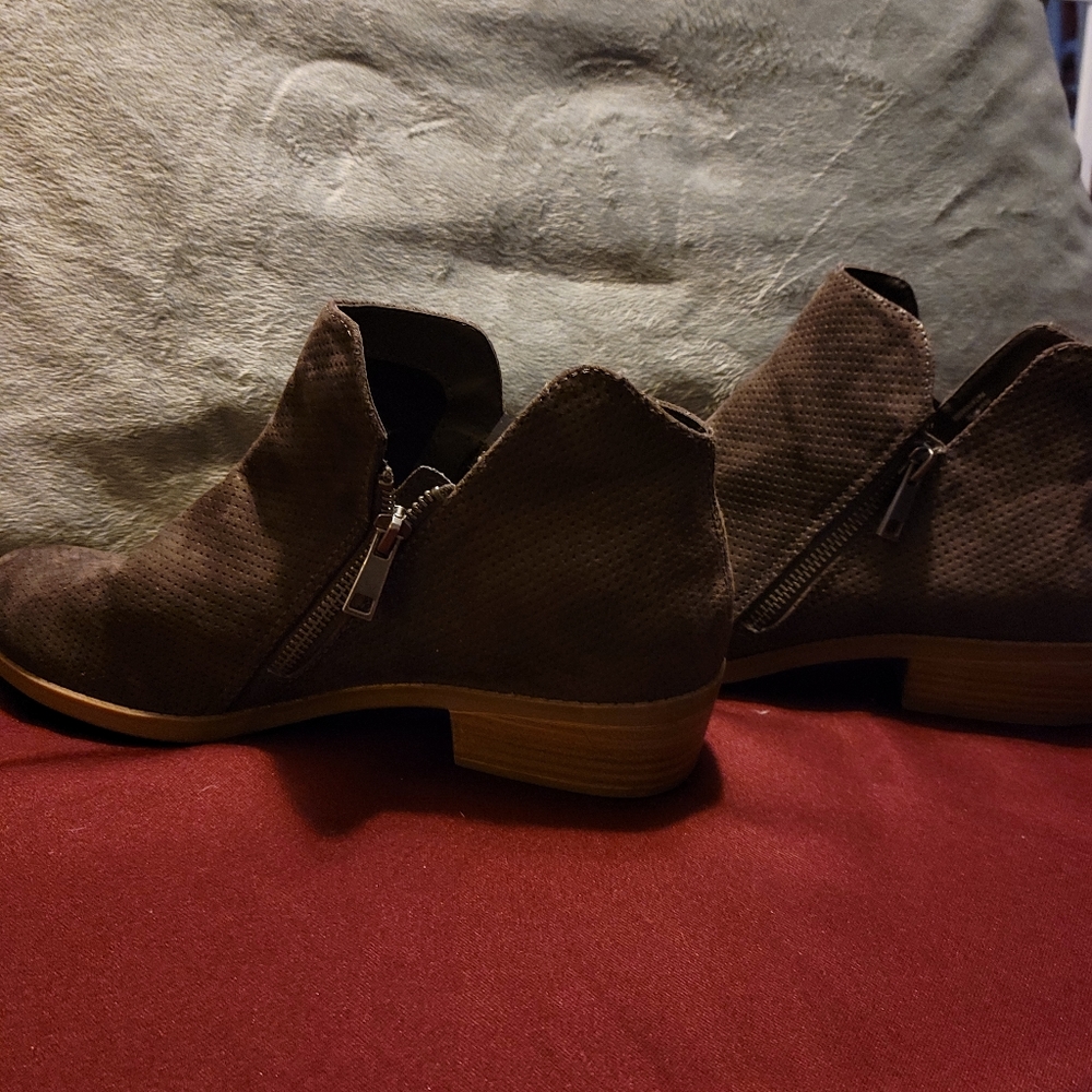 Universal Thread Booties - image 1